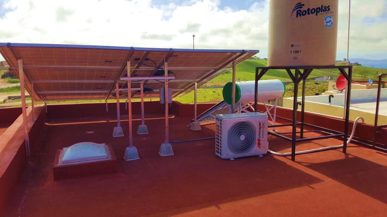 Paneles solares instalados por ASD